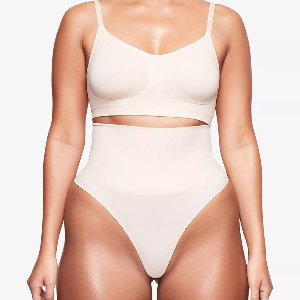 Skims Core Control Thong - Picture 3 of 5